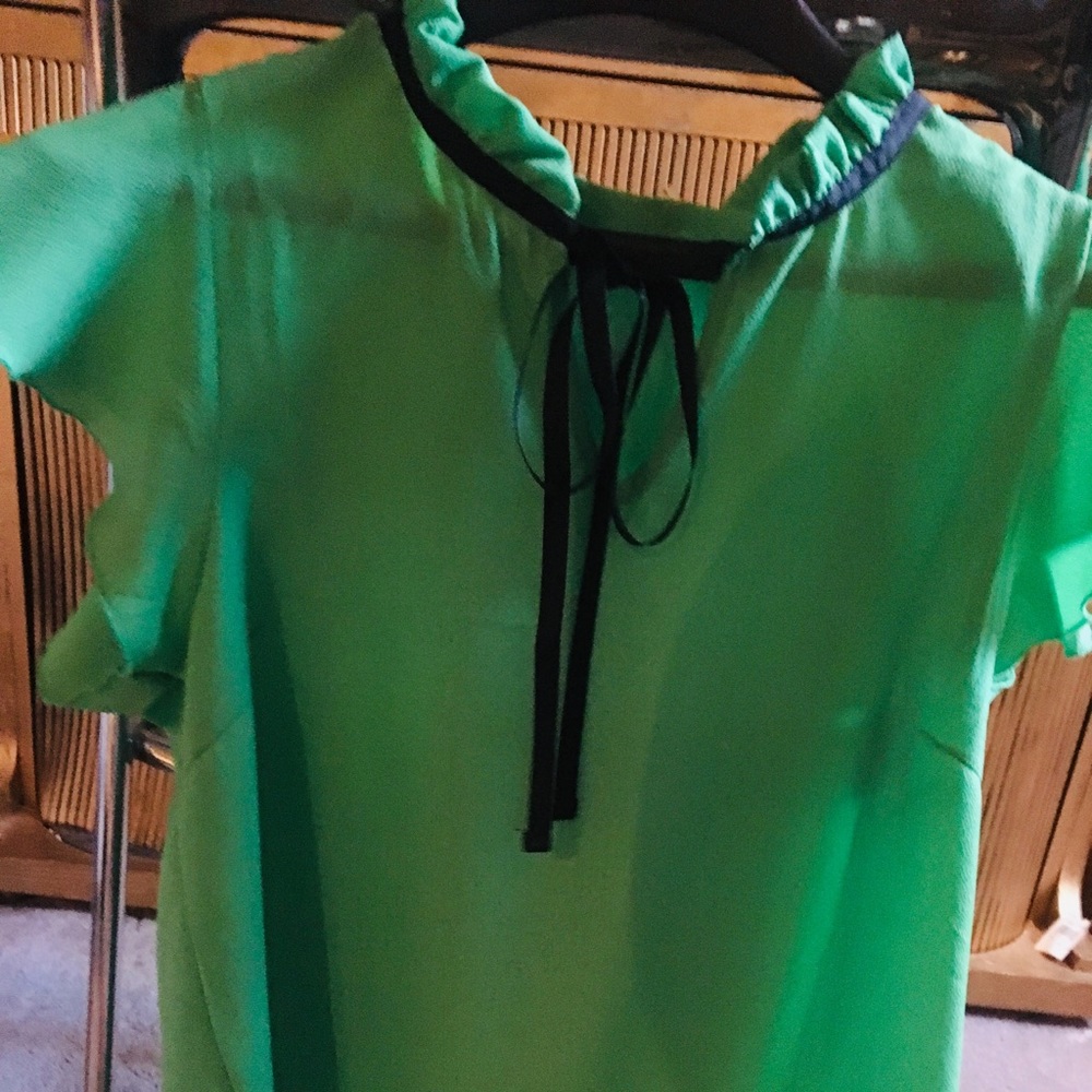 New blouse green Sz m